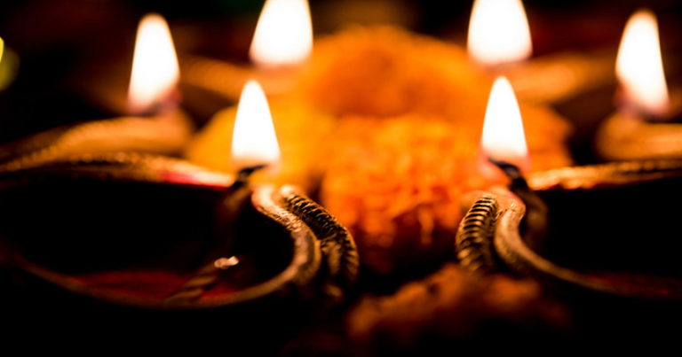 પાંચ તત્વોનો પ્રતિક છે માટીનો દીવો, દિવાળી પર તેને પ્રગટાવવાનું છે અનેરું મહત્વ, જાણો શું છે મહત્વ… Untitled 269