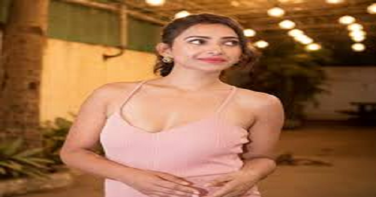 સેક્સ રેકેટમાં ફસાઈ શાહરૂખ ખાન સાથે કામ કરી ચૂકેલી અભિનેત્રી, 1 રાતના લેતી હતી … Untitled 41