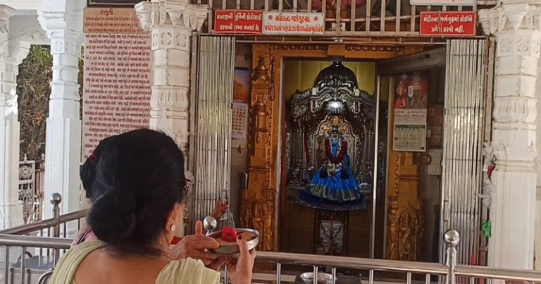 સાબરકાંઠાનું સાંપડ ગામ, જ્યાં બિરાજમાન છે માતા મહાકાળી, જેના જીર્ણોદ્ધારમાં રહેલો છે ઈડરના રાજાનો.. Untitled 110