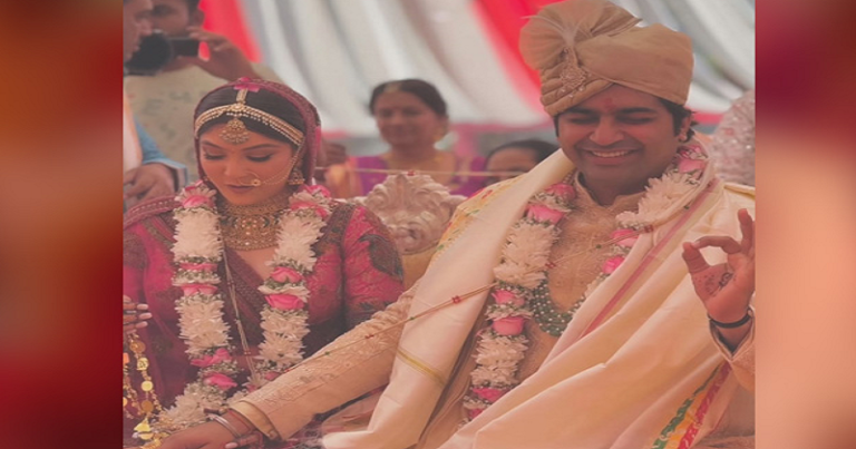 લાલ ચણિયાચોળીમાં પૂજા તો ક્રીમ શેરવાનીમાં મલ્હારે ફર્યા મંગળફેરા, જુઓ વેડિંગના PHOTOS… Untitled 255