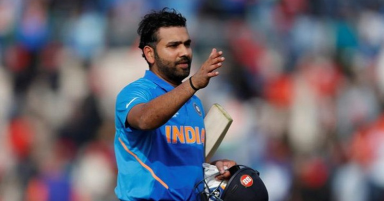 ‘રોહિત શર્મા સાથે મારે હતા રોમેન્ટિક સંબંધો’, આ મોડલના દાવાથી નવાઈમાં ફેન્સ.. Untitled 35