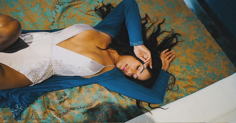 નાઇટ ડ્રેસમાં પૂનમ પાંડેએ સોશિયલ મીડિયામાં લગાવી આગ, એવી તસવીરો શેર કરી કે જોતા જ રહી જશો..! Untitled 90