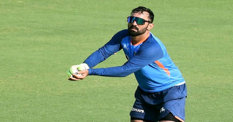 દિનેશ કાર્તિકે કર્યું ગજબ., પકડ્યો એવો કેચ..- કે ગૂંજી ઉઠ્યું સ્ટેડિયમ… Untitled 110