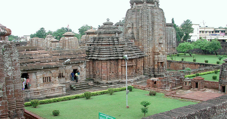 દેશનું એક માત્ર એવું શિવમંદિર જ્યાં વિષ્ણુ વસે છે મહાદેવના દિલમાં, ચડે છે તુલસી… Untitled 111