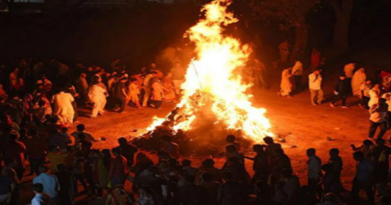 આજે હોલિકા દહન, ભદ્રાનો ઓછાયો આખો દિવસ રહેશે, પૂજા માટે શુભ રહેશે આટલો જ સમય… Untitled 10